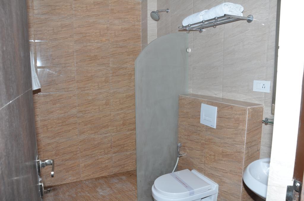 Pramod Convention & Hotel 4*