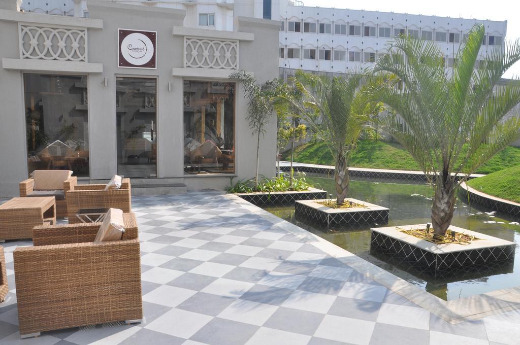 Hotel Pramod Convention & 4*