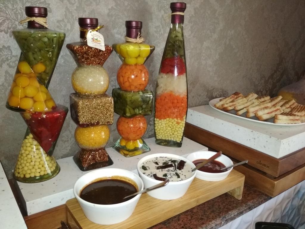 Pramod Convention & Hotel 4*